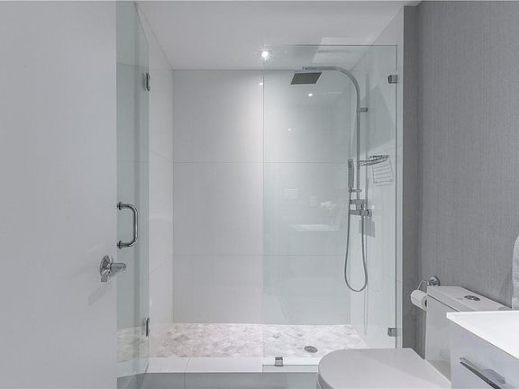 5th image of 17201 Collins Ave APT 1808