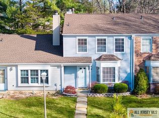 15 Excalibur Ct, Old Bridge, NJ 08857
