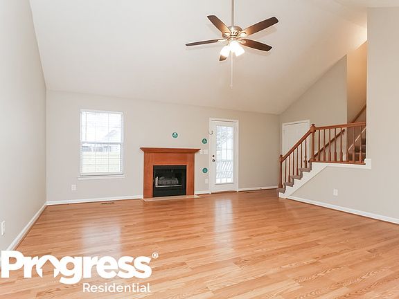 5th image of 2210 Centertree Dr