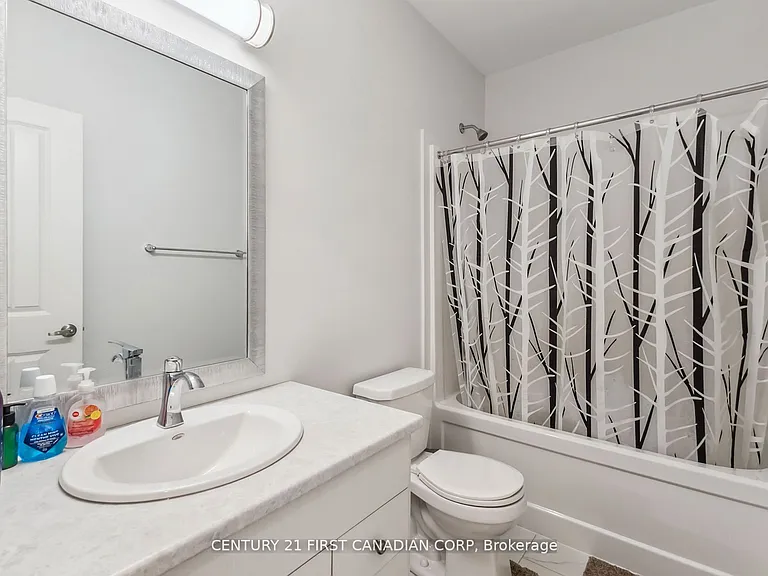 990 Deveron Cres #21 — Photo 29