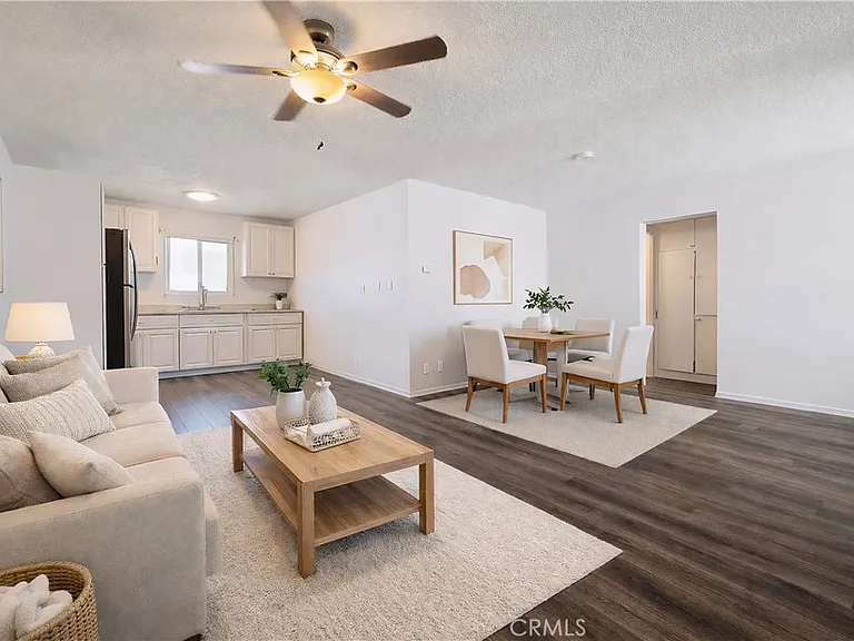 685 E Vista Chino #E — Photo 8