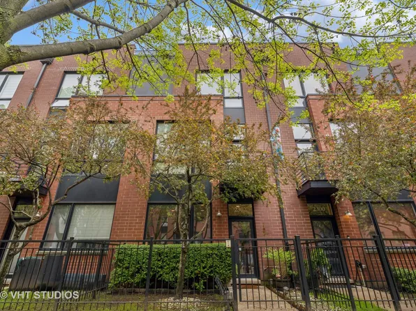 2302 W Wolfram St, Chicago, IL 60618