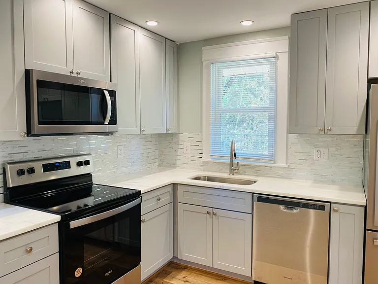 2507 Seminary Ave. — Photo 15