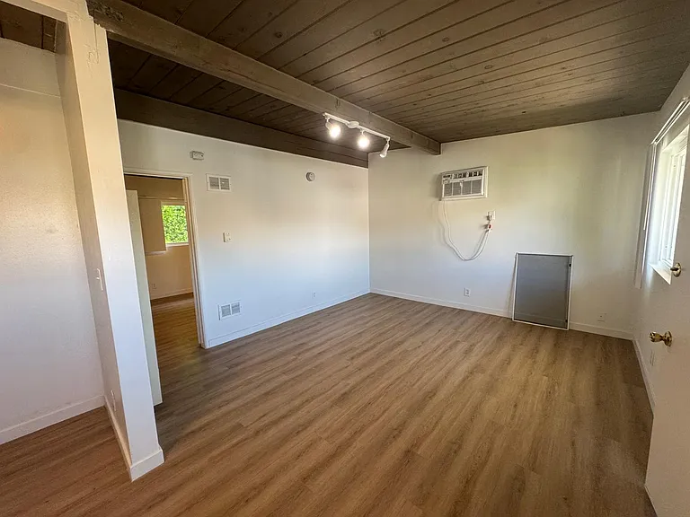 6447 N Figueroa St #H — Photo 5