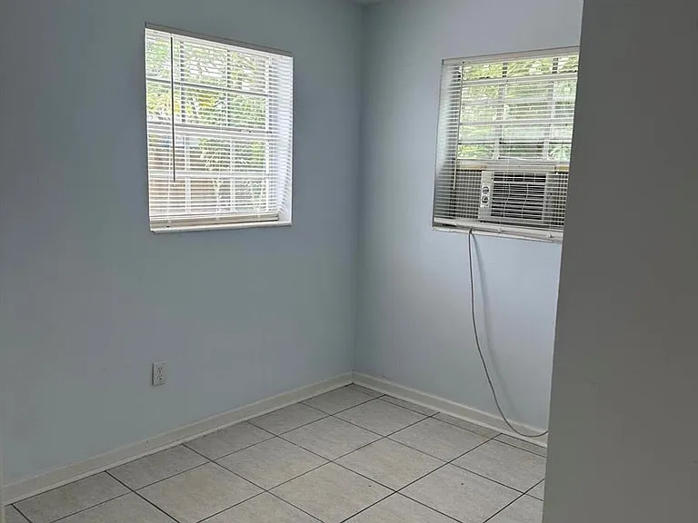 3194 Prince Dr — Photo 7