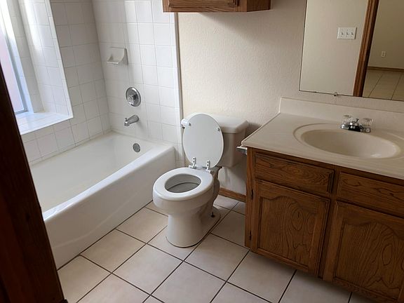 2nd image of 500 E La Vista Ave APT C