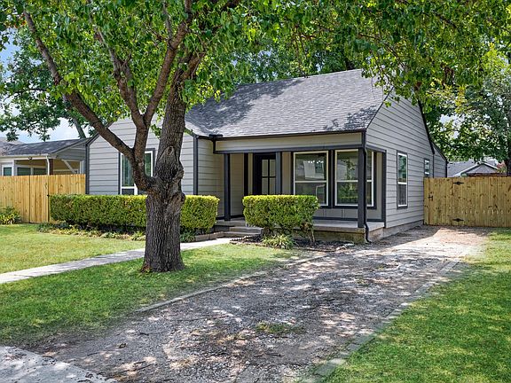 2nd image of 833 Springbrook Dr