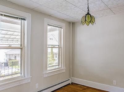3rd image of 2224 Capouse Ave Floor 1