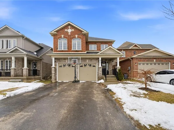 420 Armstrong St W, North Perth, ON N4W 0E6