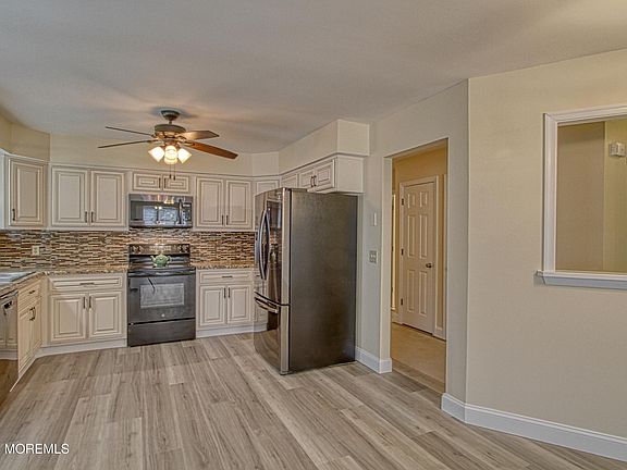 3rd image of 111 Sunset Road #60