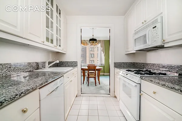 Rented by Compass | media 21