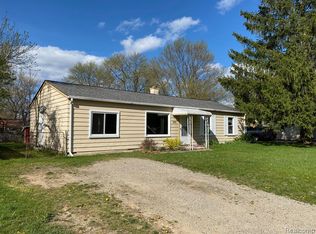 2476 Flintridge St, Orion, MI 48359