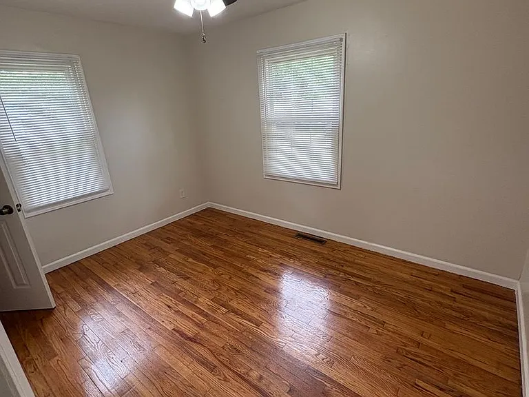 5517 Willow Ave — Photo 14