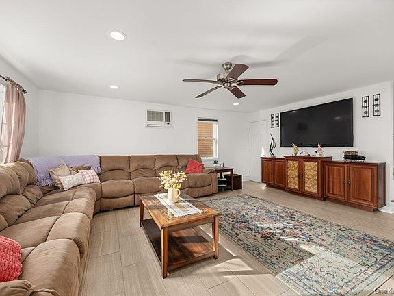 2nd image of 19 W 13th Road