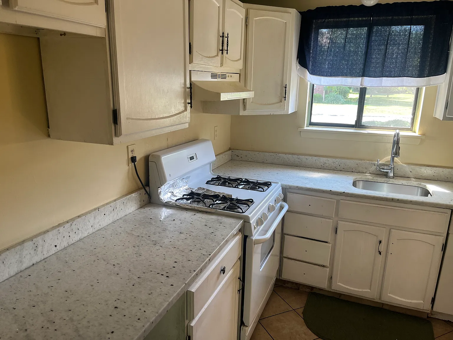 2 bed, 1.5 bath, 1152 sqft, $1,800 — Photo 3