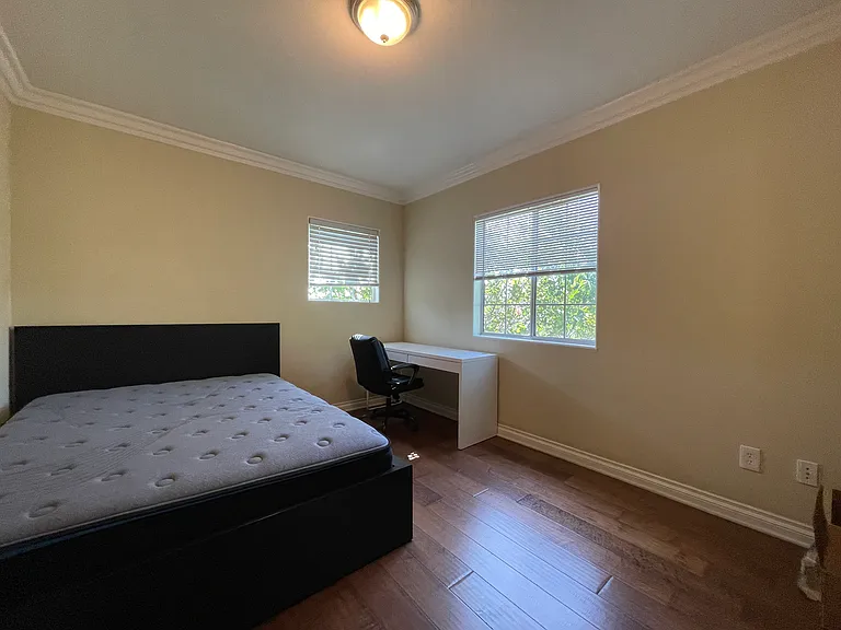 3435 S Catalina St #3 — Photo 11