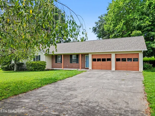 105 Stonecrest Ct, Maryville, TN 37804