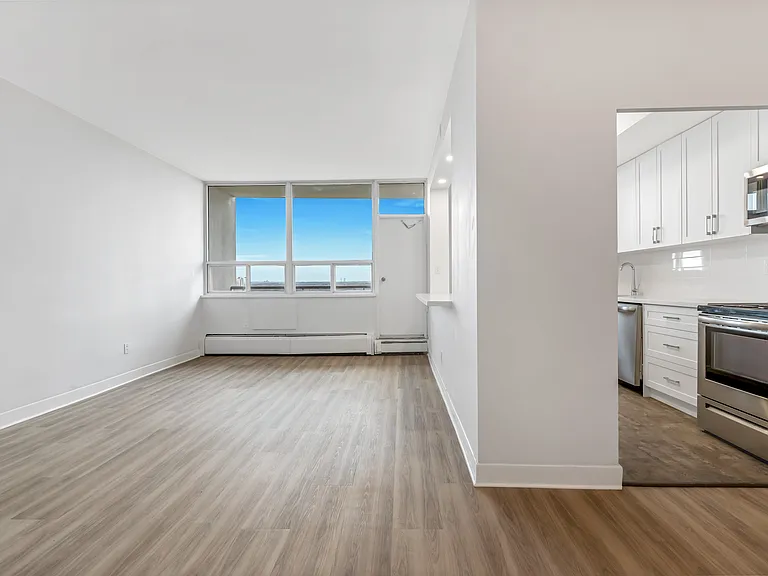 20 Graydon Hall Dr — Photo 31