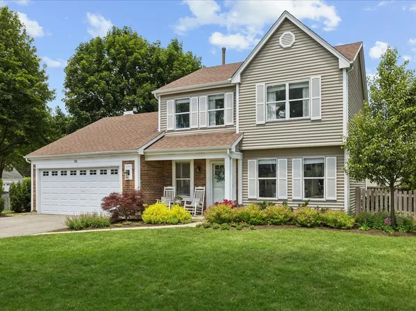 35 Knightsbridge Dr, Mundelein, IL 60060