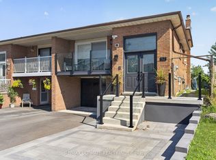 52 Revlis Cres, Toronto, ON M1V 1E9