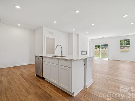 5th image of 8028 Midas Ln