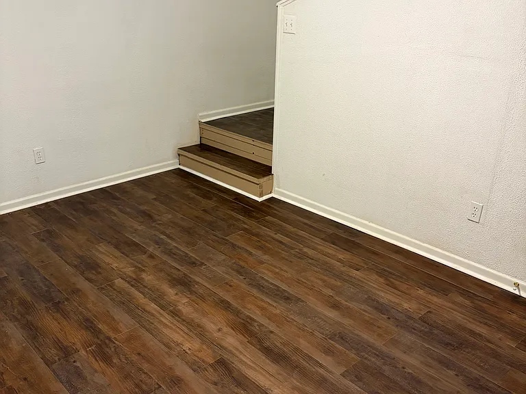 410 Justice Ave — Photo 44