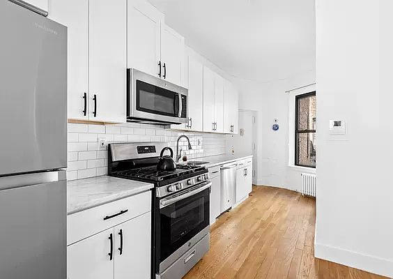 3rd image of 74 Richardson St APT 10