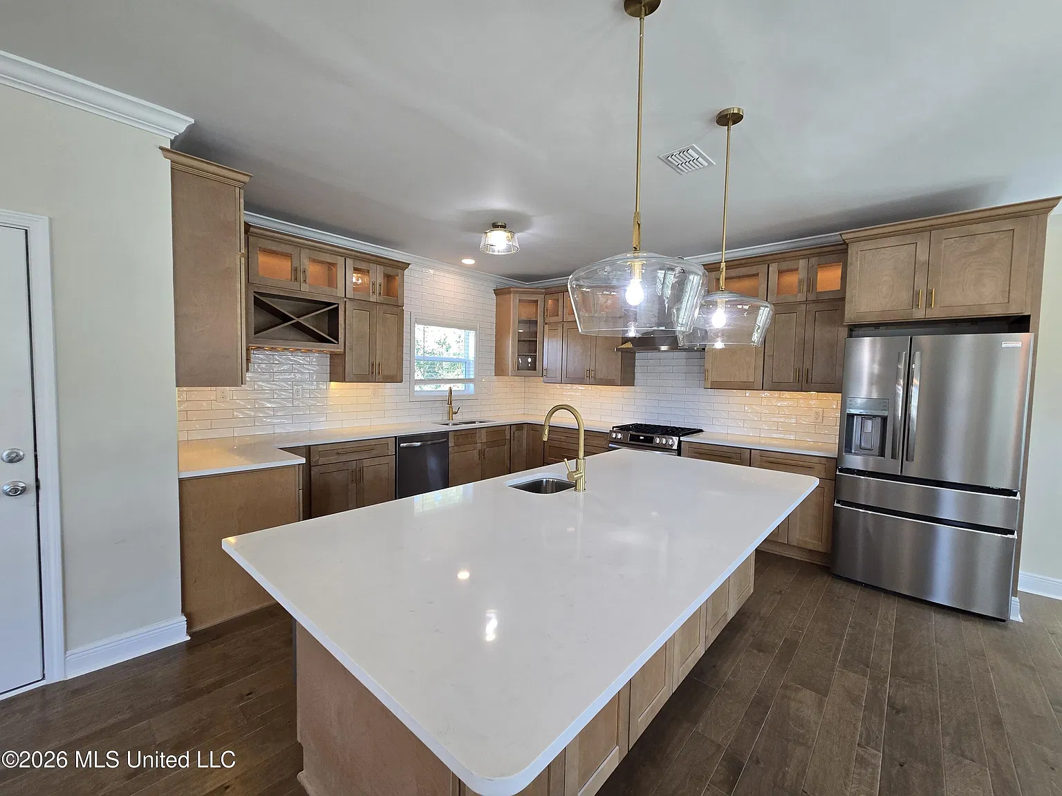 4 bed, 3.5 bath, 2440 sqft, $2,800 — Photo 3