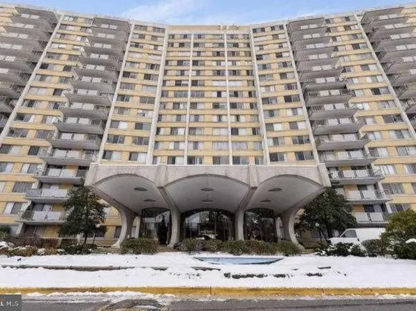 301 N Beauregard St APT 1002, Alexandria, VA 22312