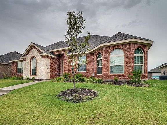 3rd image of 541 Clearlake Dr