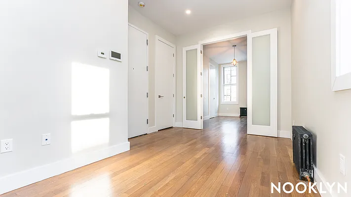 Rented by Nooklyn NYC LLC | media 22