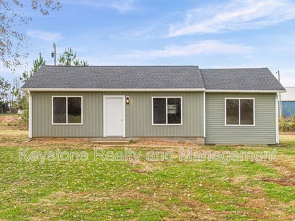 2nd image of 225 Military Rd