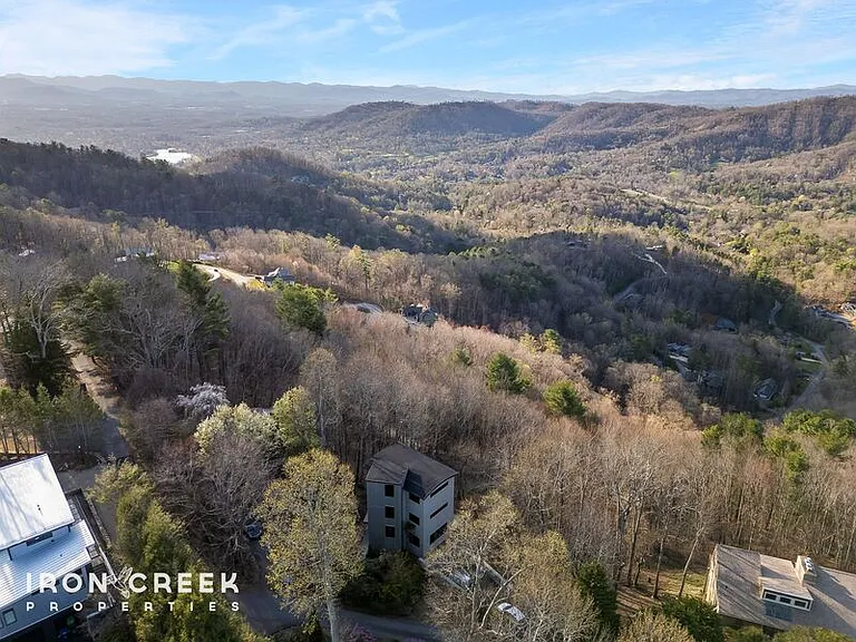 910 Rockhold Dr — Photo 24