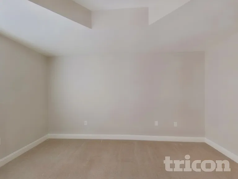 3022 Proverbs Ct — Photo 7