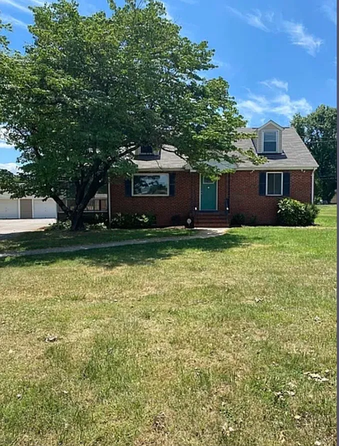 4 bed, 1596 sqft, $1,850 — Photo 1