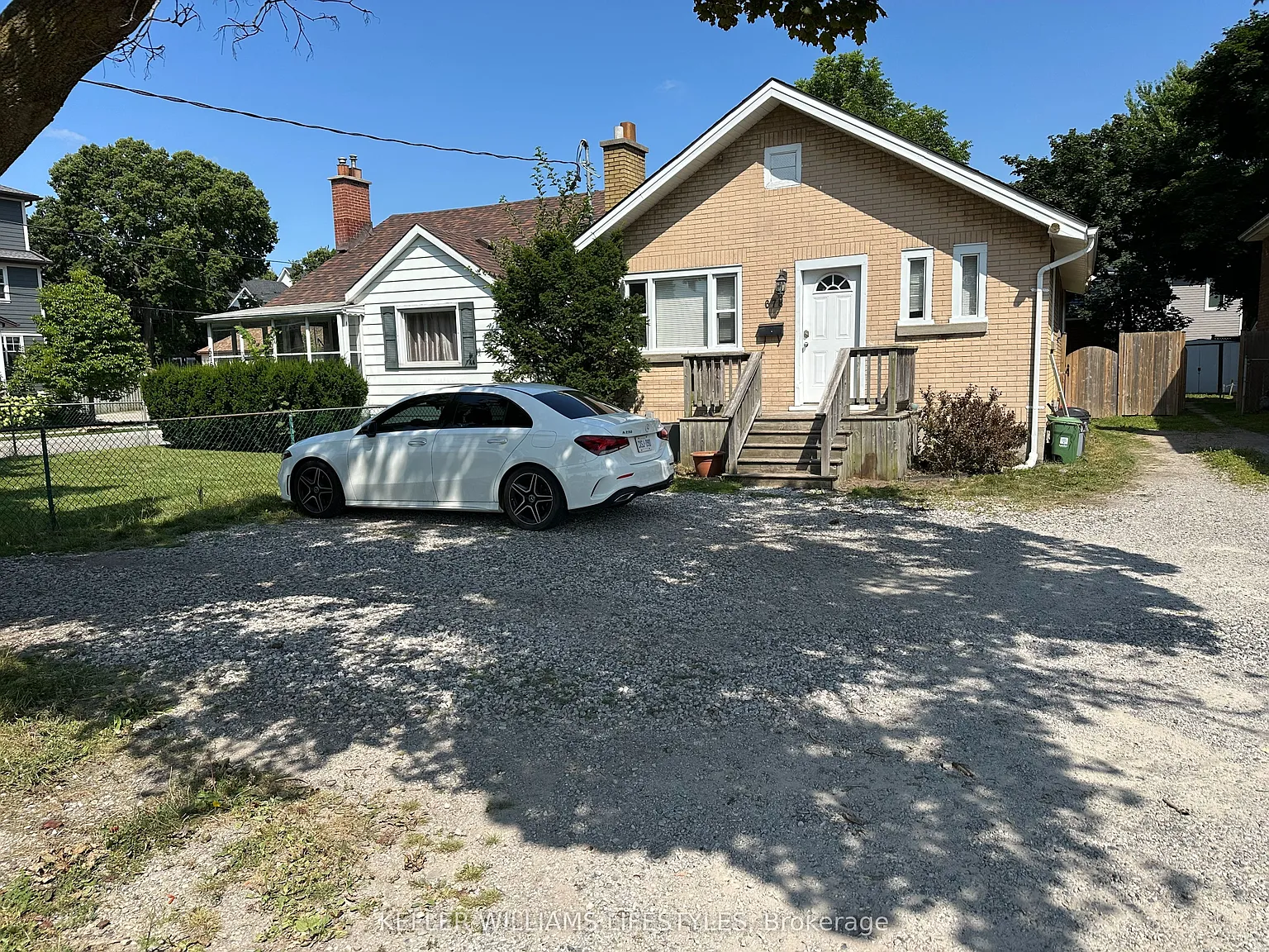 2 bed, $1,600 — Photo 1