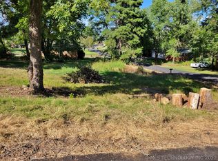 1501 Clayton Dr, Tahlequah, OK 74464