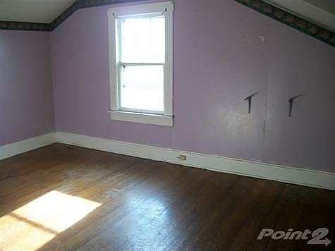 3rd image of 1201 Forest Ave