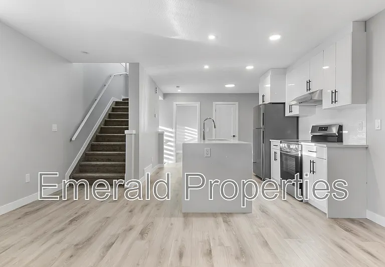 10441 132nd St NW #1 — Photo 8
