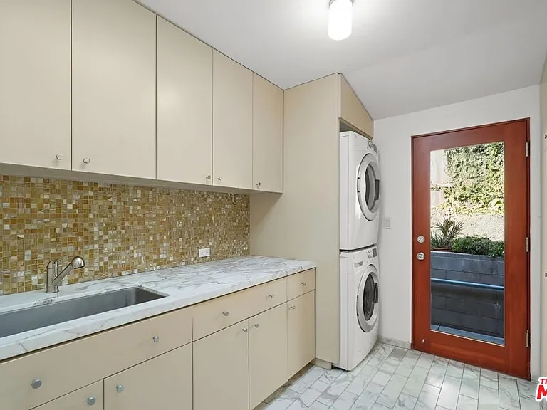 1700 San Ysidro Dr — Photo 10