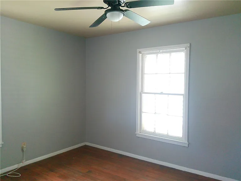 1722 Tarlton St — Photo 8