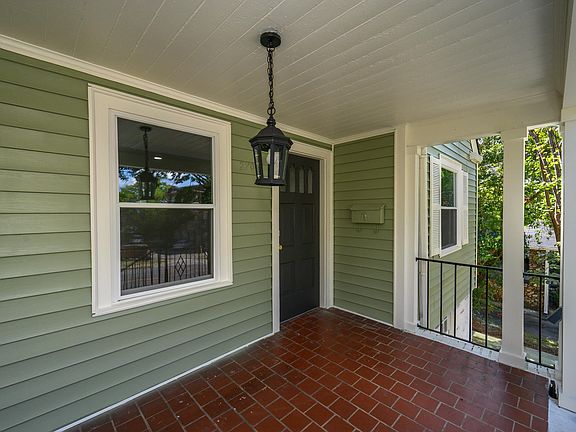 5th image of 2709 Caldwell Ave S