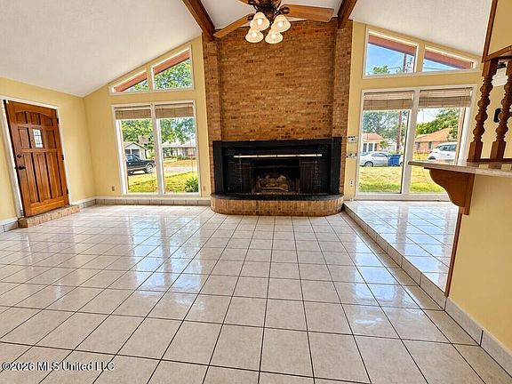 2nd image of 918 Linbar St
