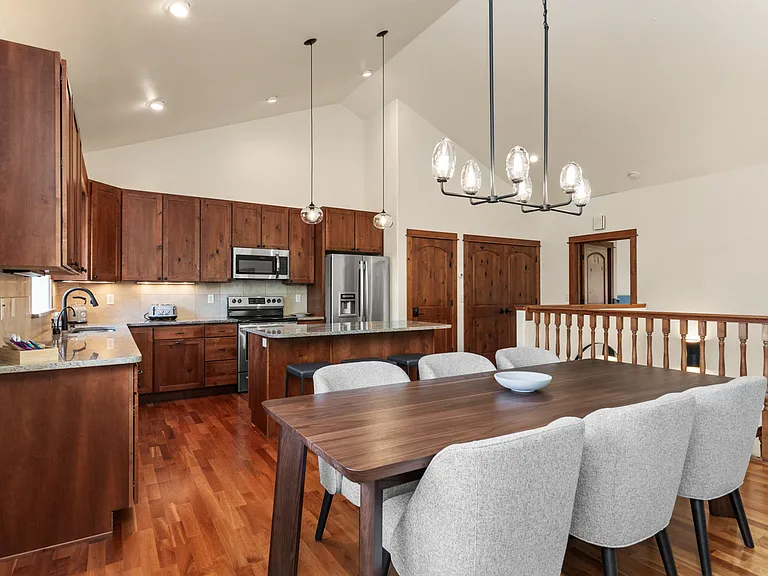 Kitchen | Dining Area