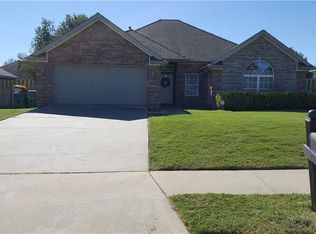 623 Buckhead Ave, Springdale, AR 72764