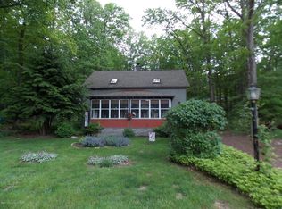 1690 Lakeview Dr, White Haven, PA 18661