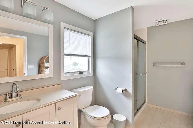 127 Trenton Ave — Photo 15