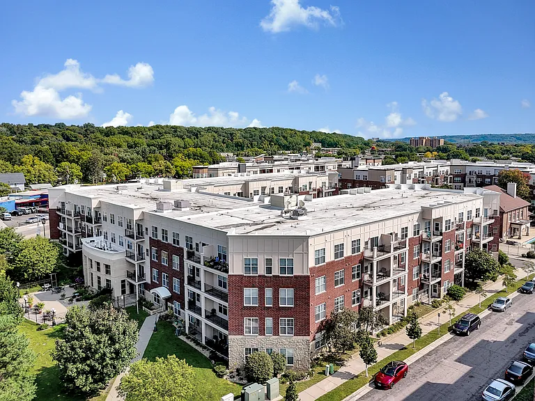 Graham Place Senior — Photo 8