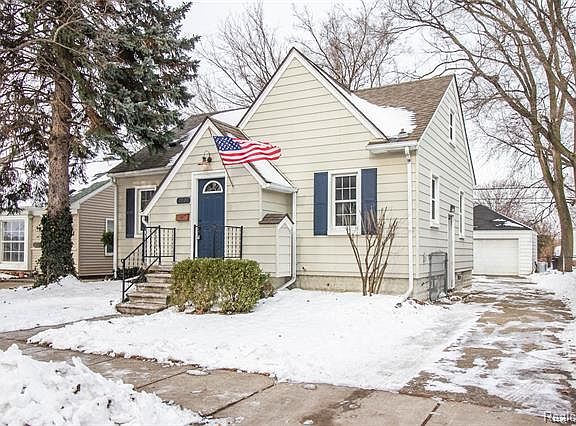2nd image of 2021 Moorhouse St