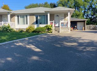 10 Chatsworth Dr, Brampton, ON L6X2L9